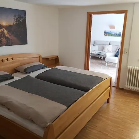 Paradiesken Am Berg *